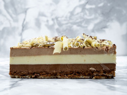 Gâteau 3 chocolats par Au Régal Breton, pâtisserie artisanale à Auray